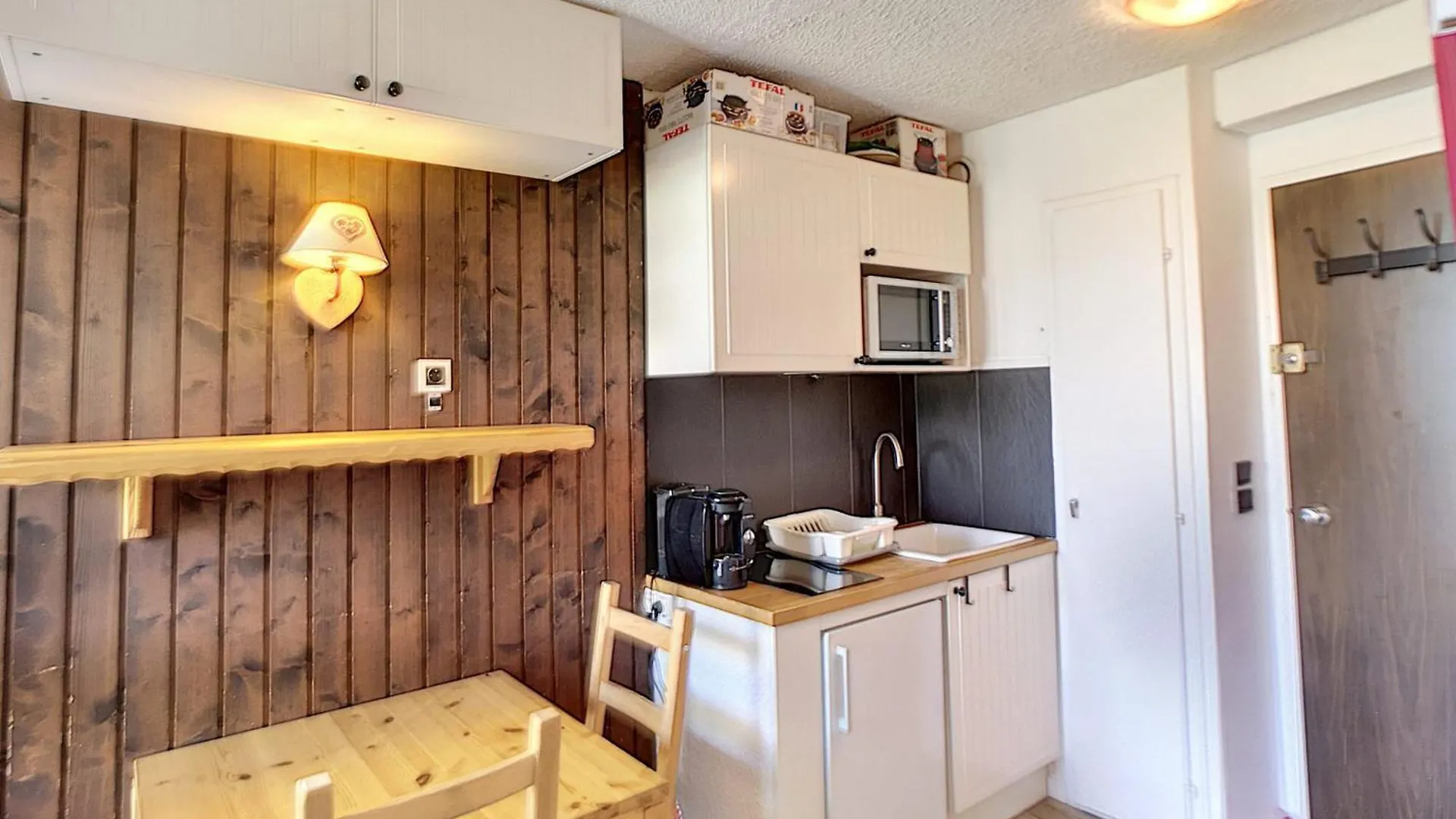 Charmant Studio 17M² Pour 3 Pers, Balcon, Ski Aux Pieds, Residence Genepi, Les Menuires - Fr-1-178-349 Saint-Martin-de-Belleville 0*,  France